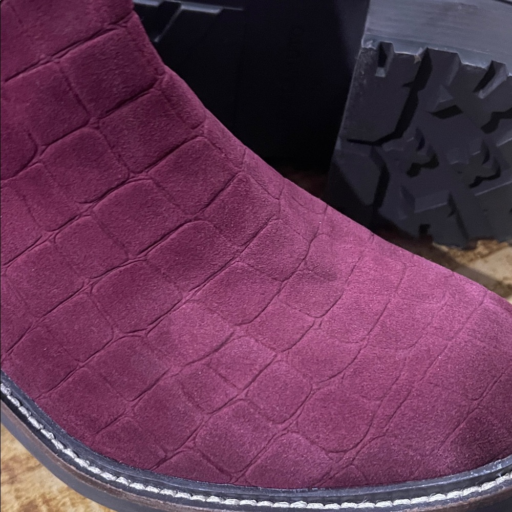 Vince Camuto  women’s Deep Red Ankle Booties size 7.5 - Picture 9 of 9
